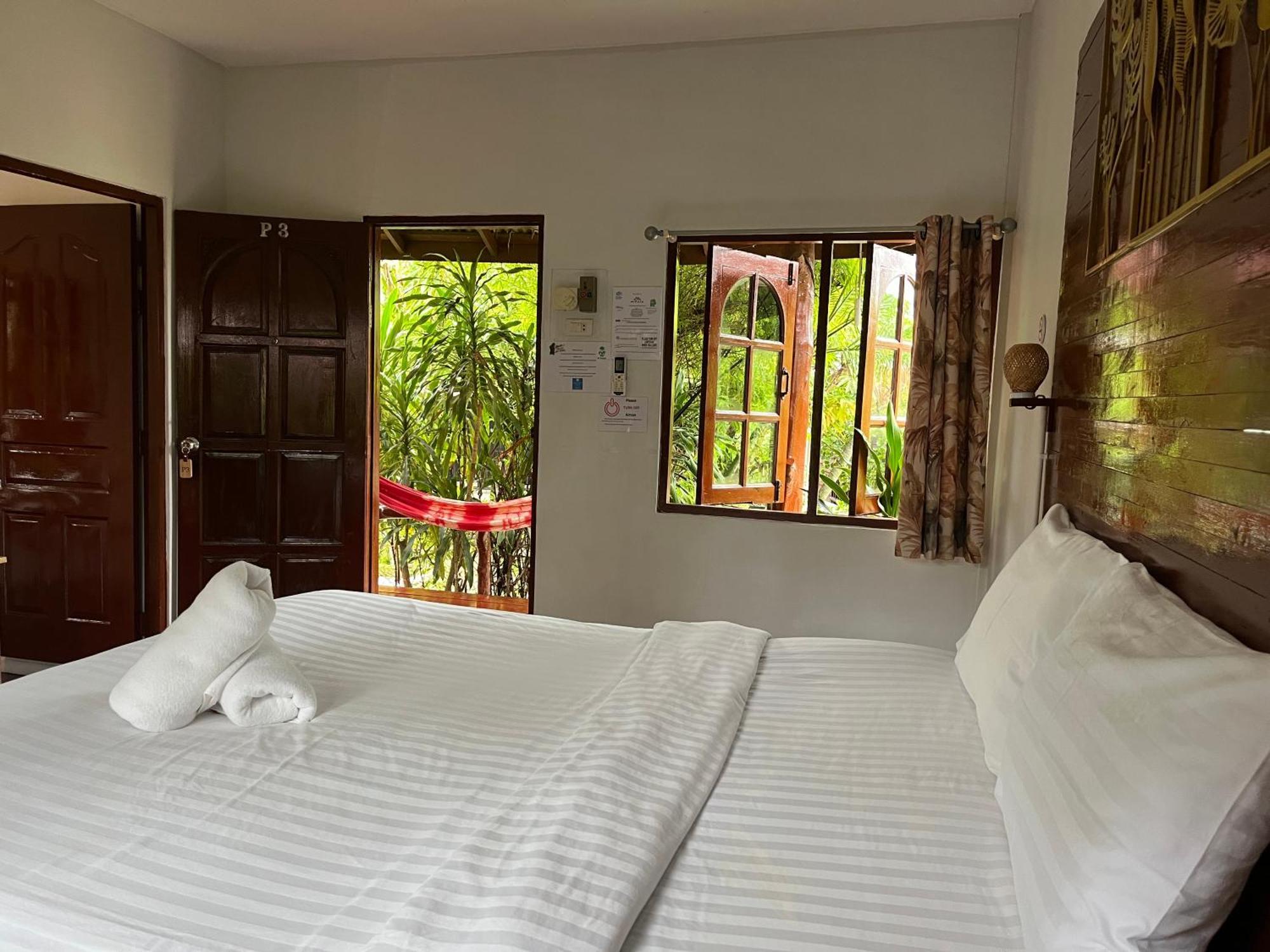 Namthip Homebeach Baan Tai Exterior photo